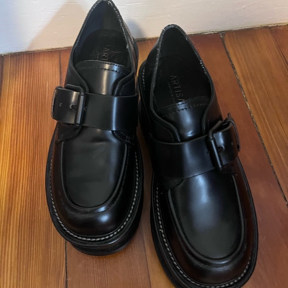 ARTISAN PLATFORM LOAFERS - Picture 1 of 3